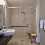 6 Hotel