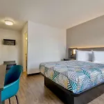 Hotel 6