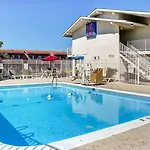 6 Hotel 3*