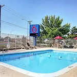 Hotel 6 3*