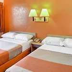 6 Hotel