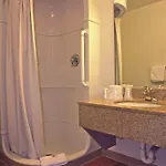 Hotel 6