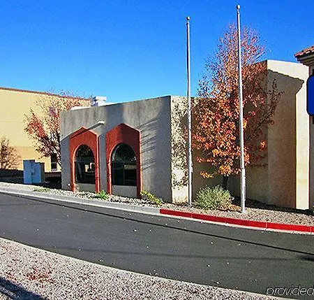 Hotel 6