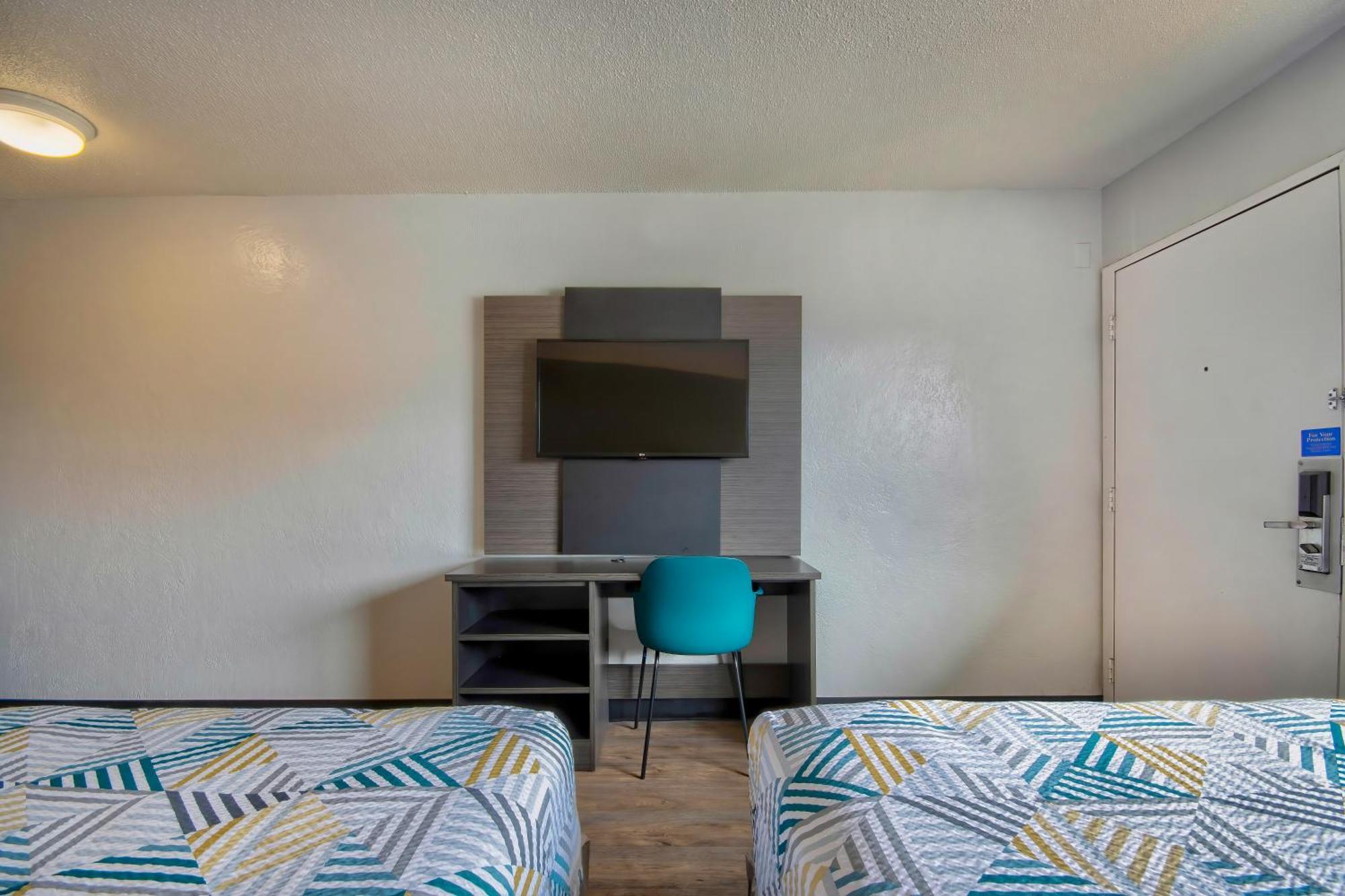Hotel 6 3*